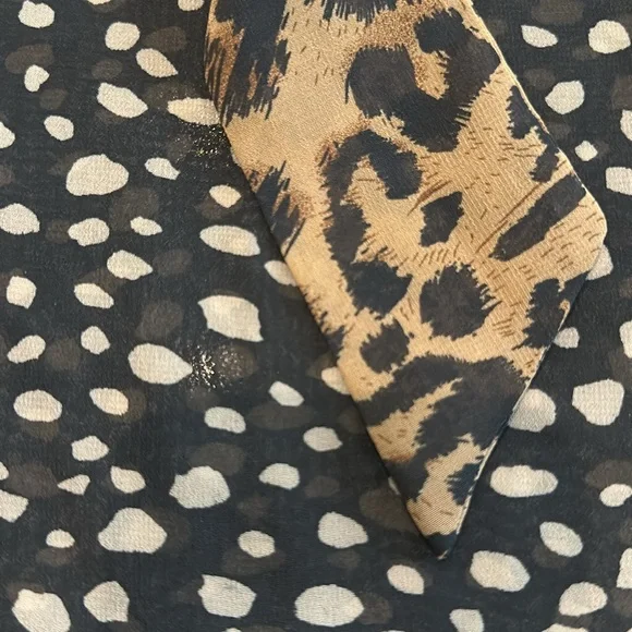 Daniel Rainn XL 100% polyester shell - EUC - with neck tie detail - Picture 4 of 6